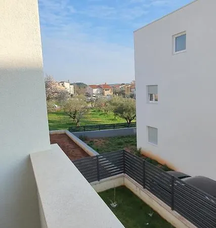 Apartment Sunrise With Private Parking Pula Exterior photo