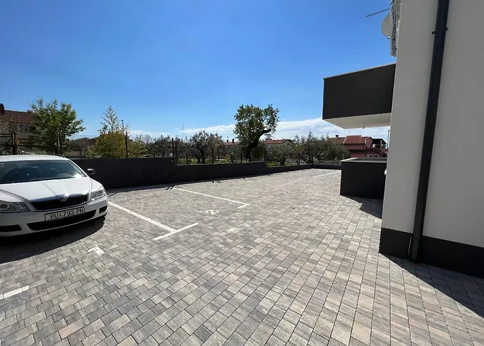 Apartment Sunrise With Private Parking