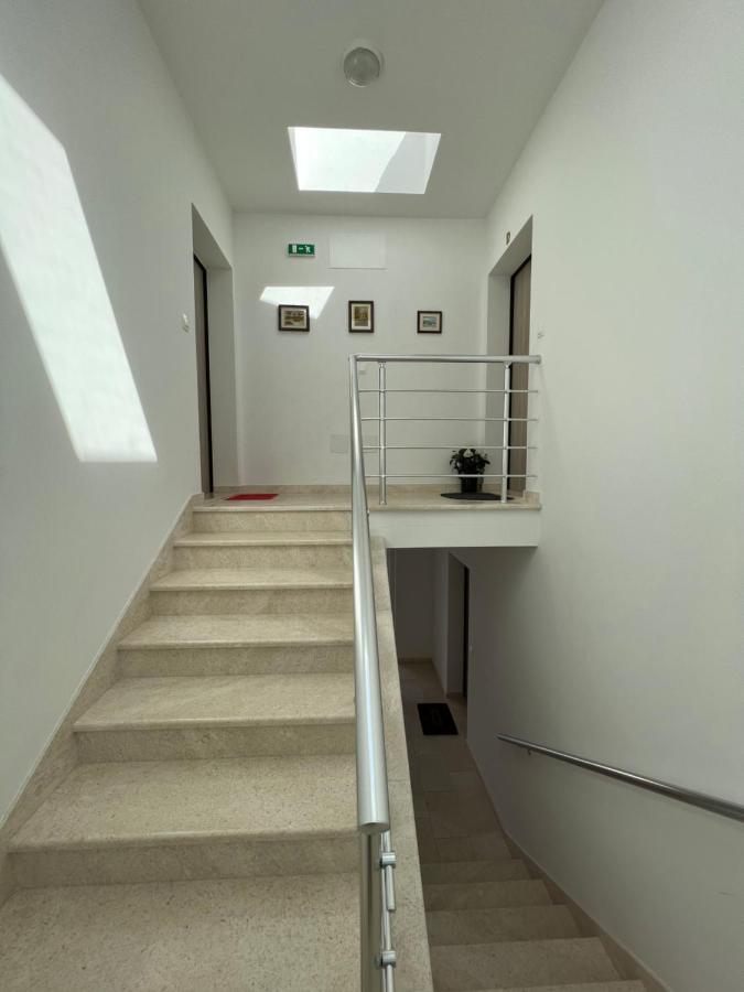 Sunrise With Private Parking Apartment