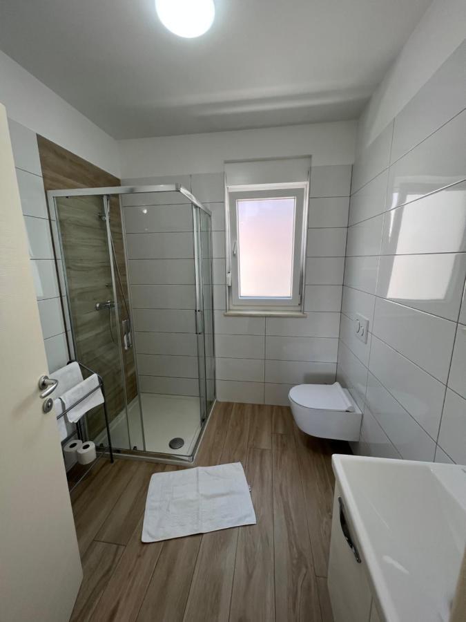 Sunrise With Private Parking Apartment